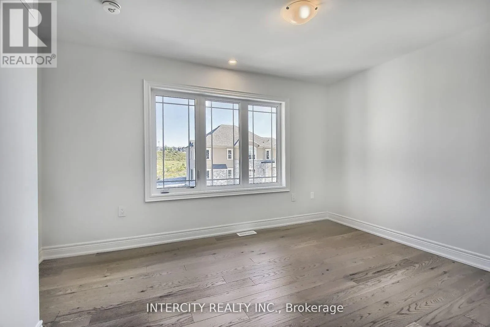 331 SEAVIEW HEIGHTS