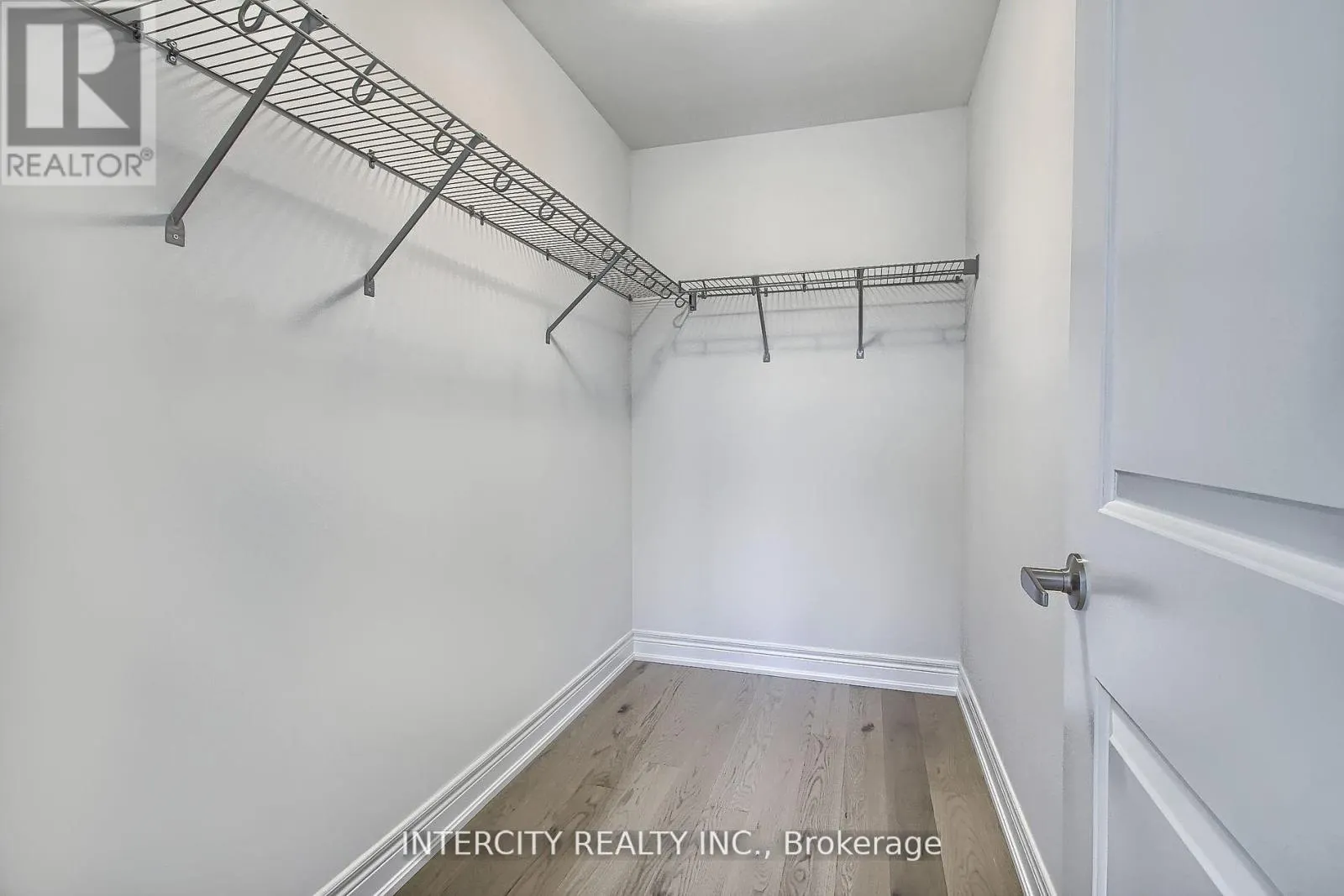 331 SEAVIEW HEIGHTS