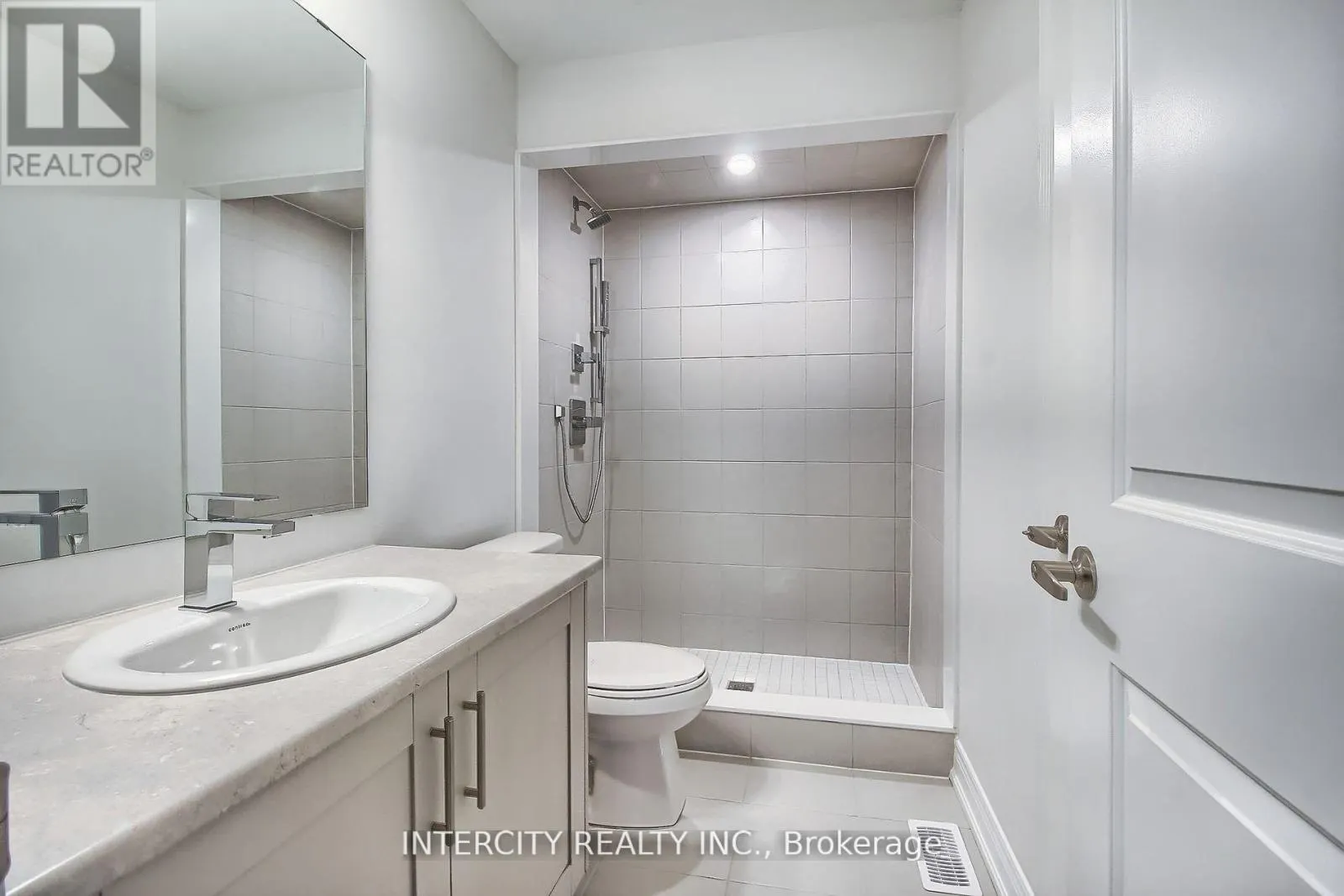 331 SEAVIEW HEIGHTS