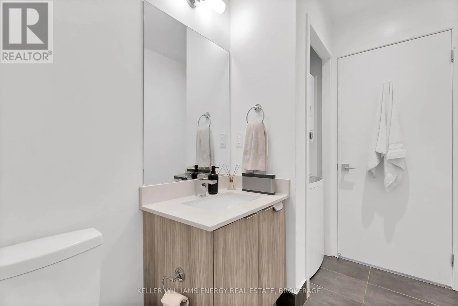 219 - 2908 HIGHWAY 7, #219