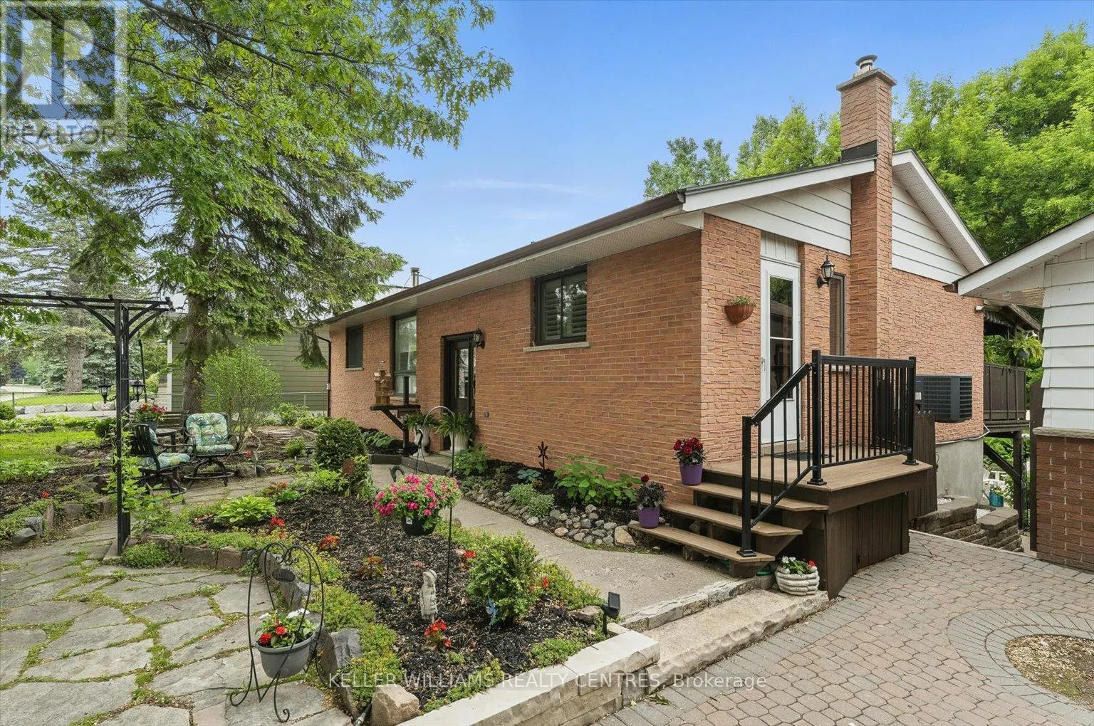 9 THOMPSON DRIVE