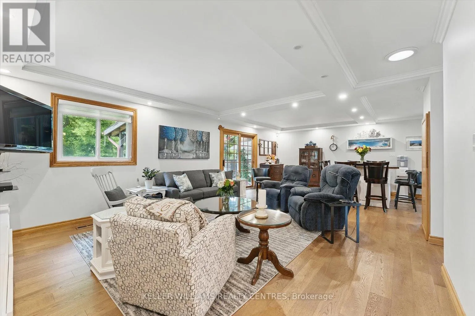 9 THOMPSON DRIVE