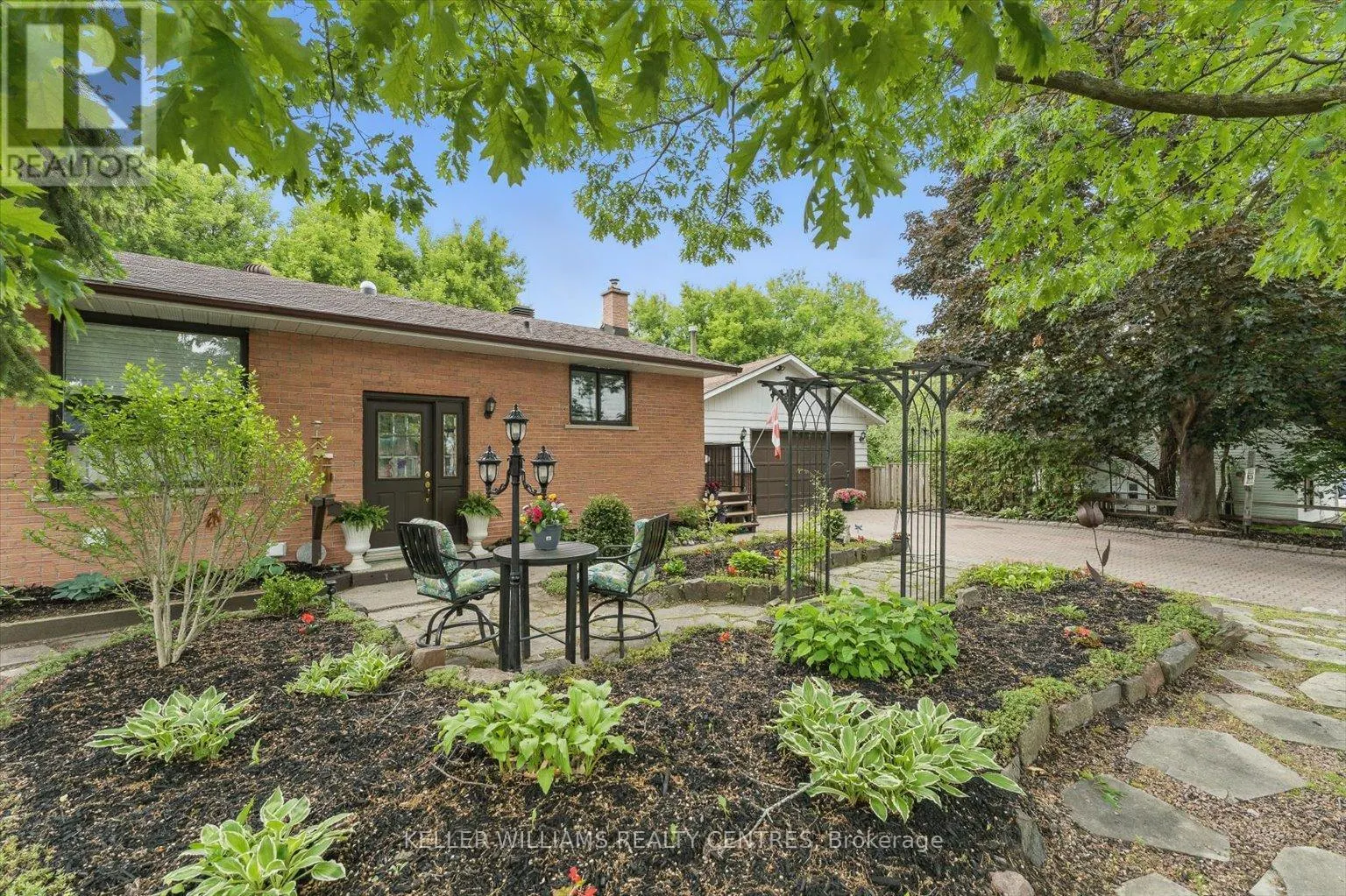 9 THOMPSON DRIVE