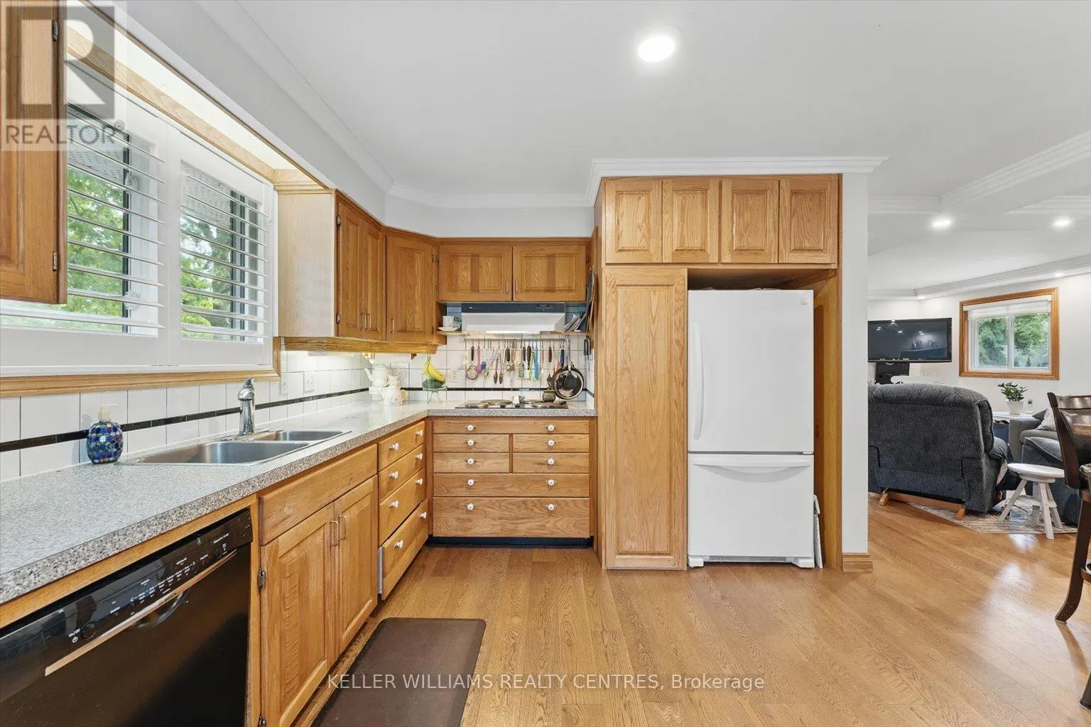 9 THOMPSON DRIVE
