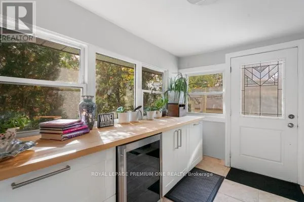 9 FARIS AVENUE