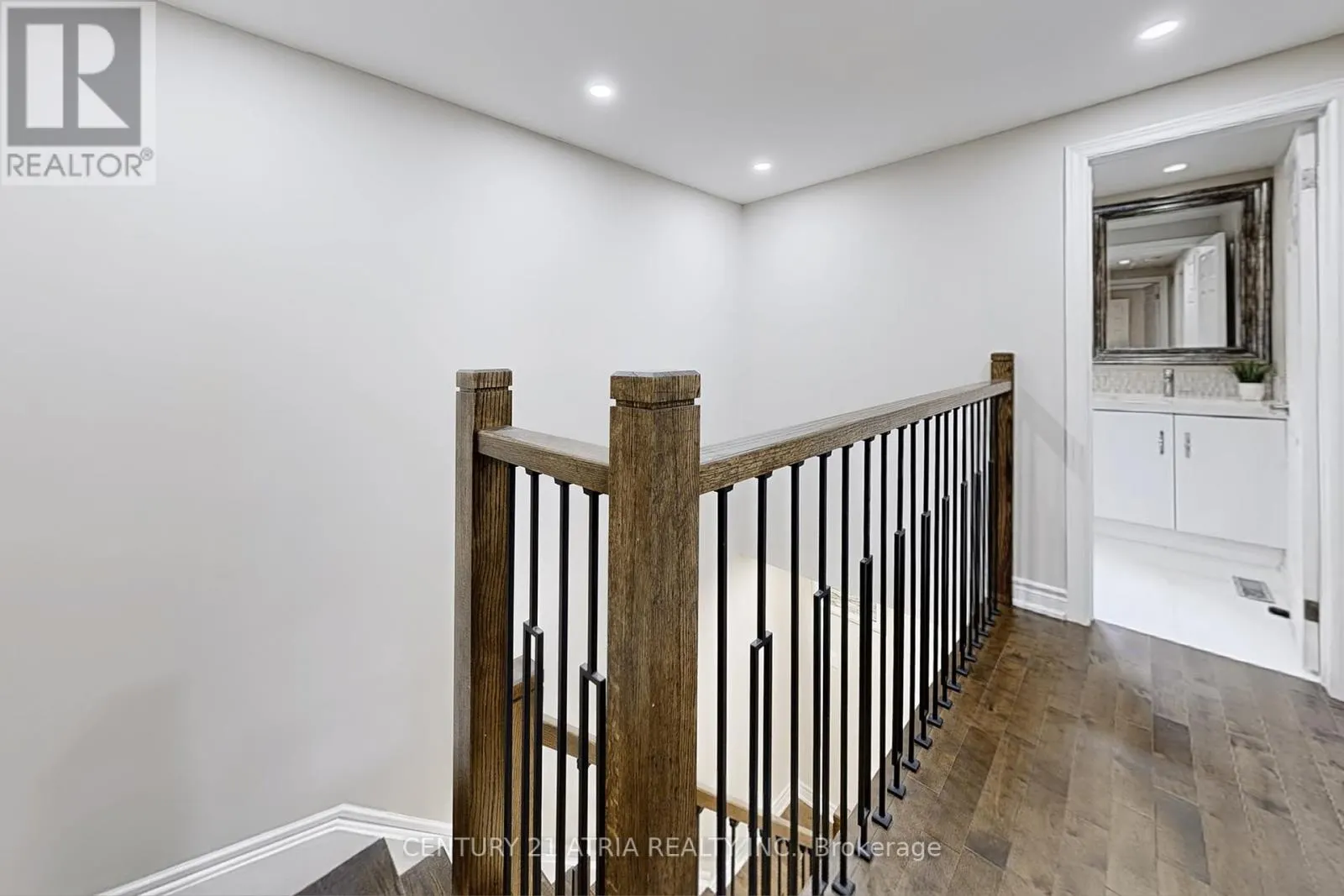 60 STEEPLEVIEW CRESCENT