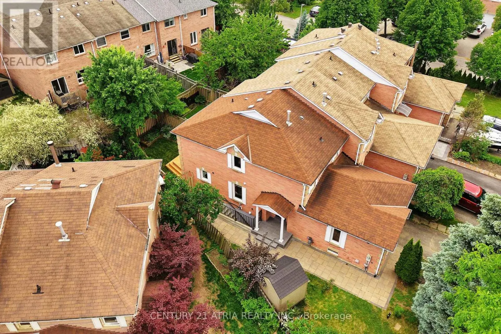 60 STEEPLEVIEW CRESCENT