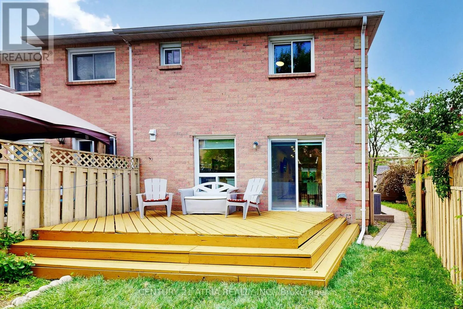 60 STEEPLEVIEW CRESCENT