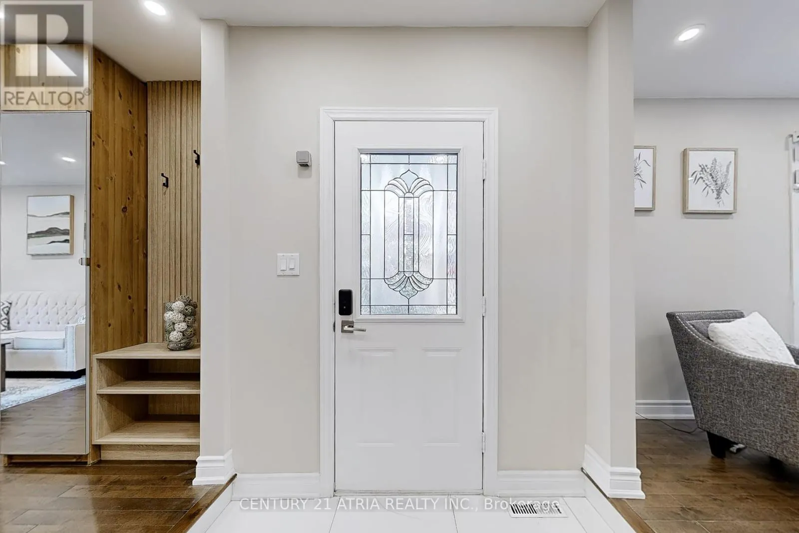 60 STEEPLEVIEW CRESCENT