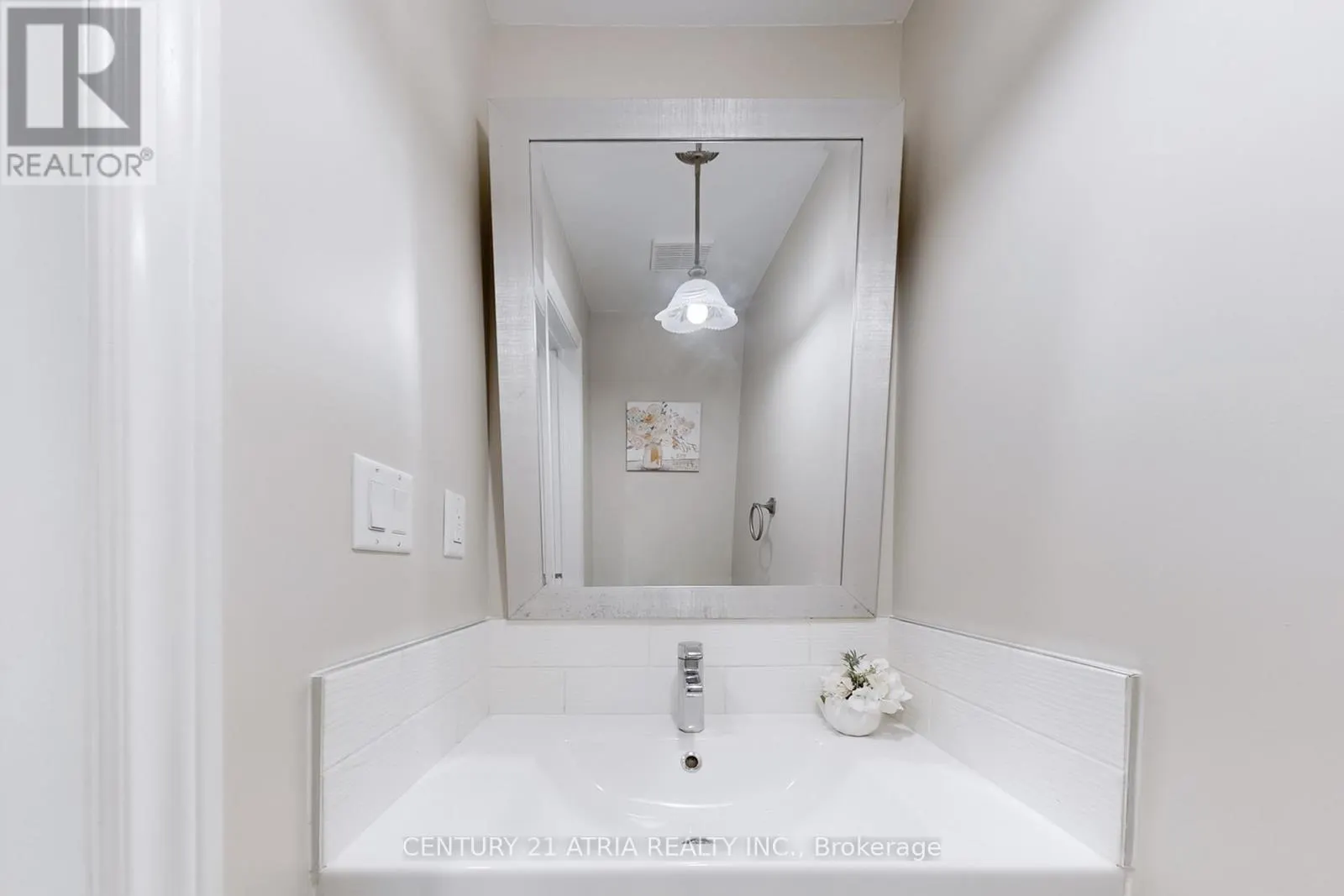60 STEEPLEVIEW CRESCENT