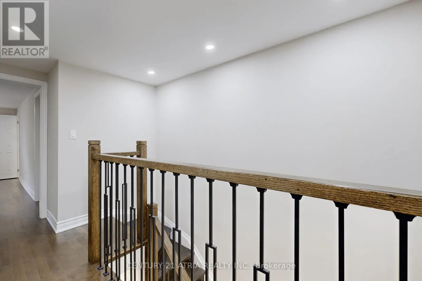 60 STEEPLEVIEW CRESCENT