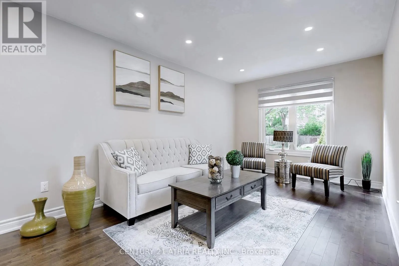 60 STEEPLEVIEW CRESCENT