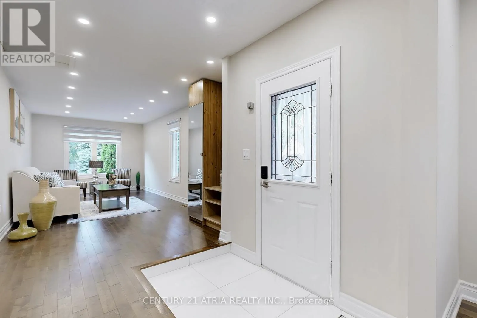 60 STEEPLEVIEW CRESCENT