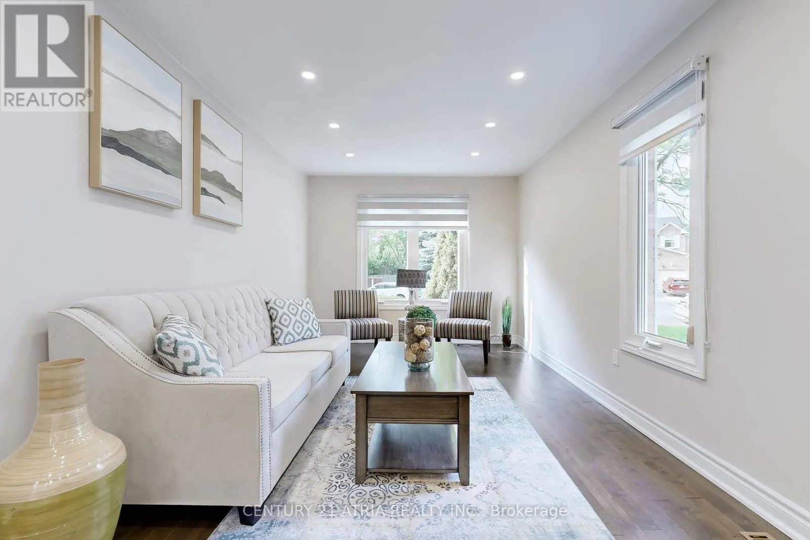 60 STEEPLEVIEW CRESCENT