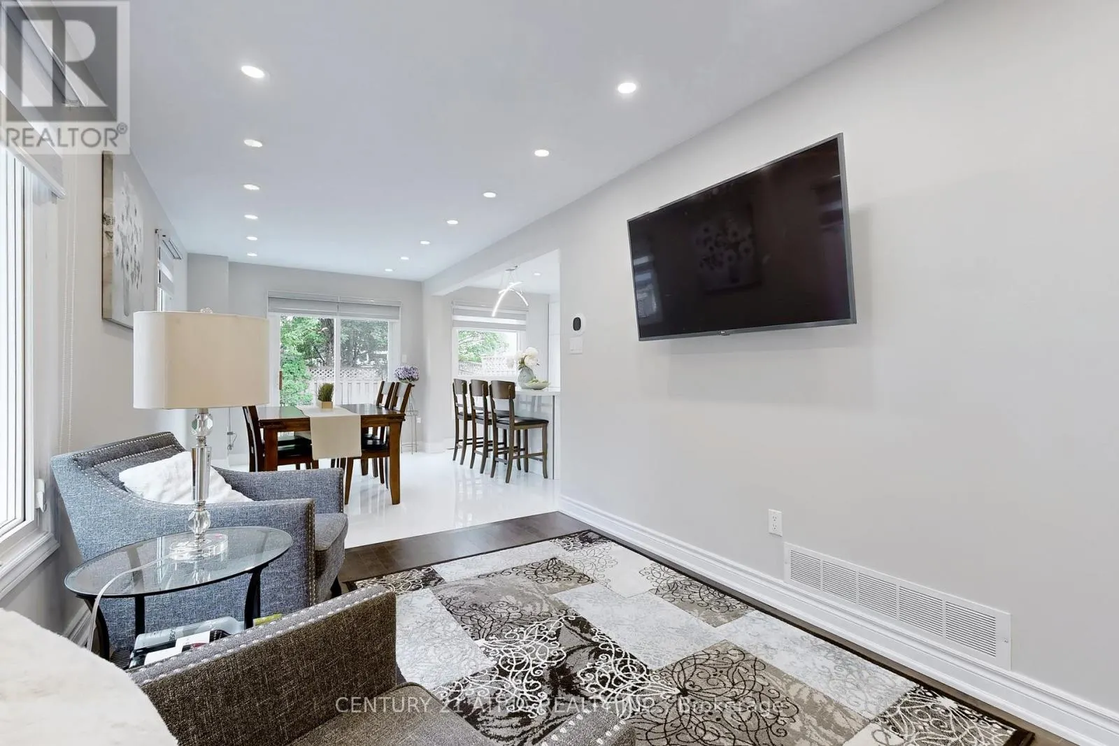60 STEEPLEVIEW CRESCENT