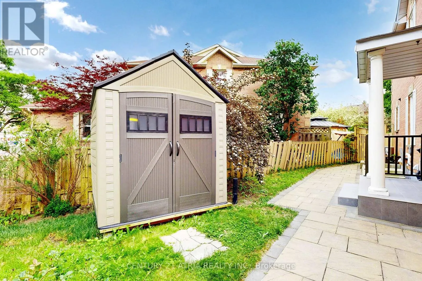 60 STEEPLEVIEW CRESCENT
