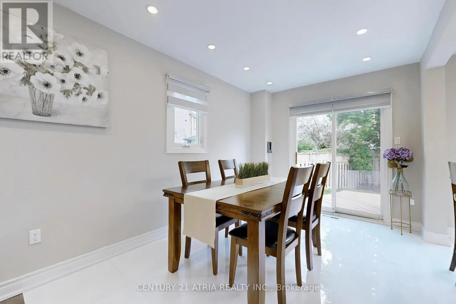 60 STEEPLEVIEW CRESCENT