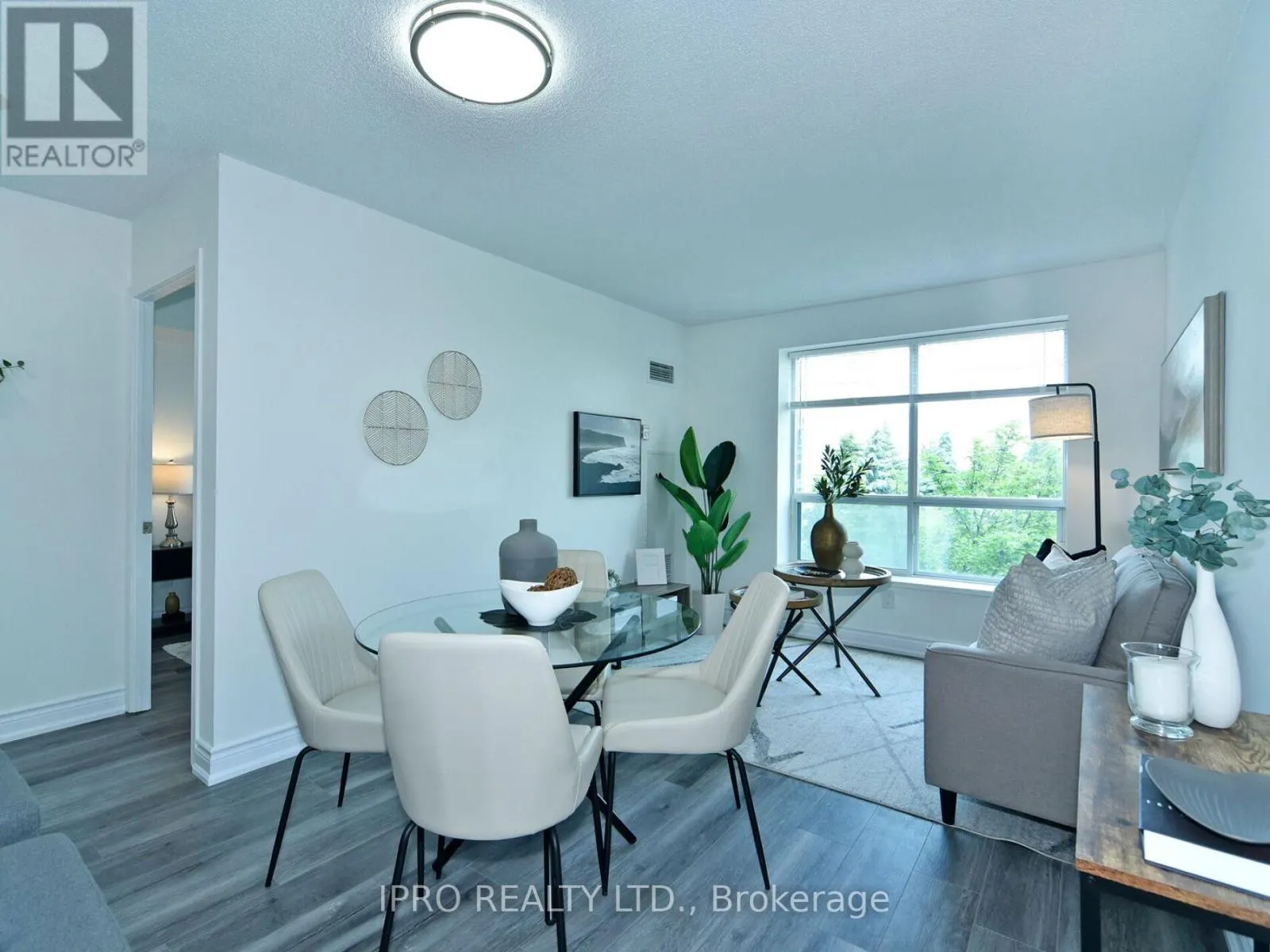 501 - 51 BAFFIN COURT