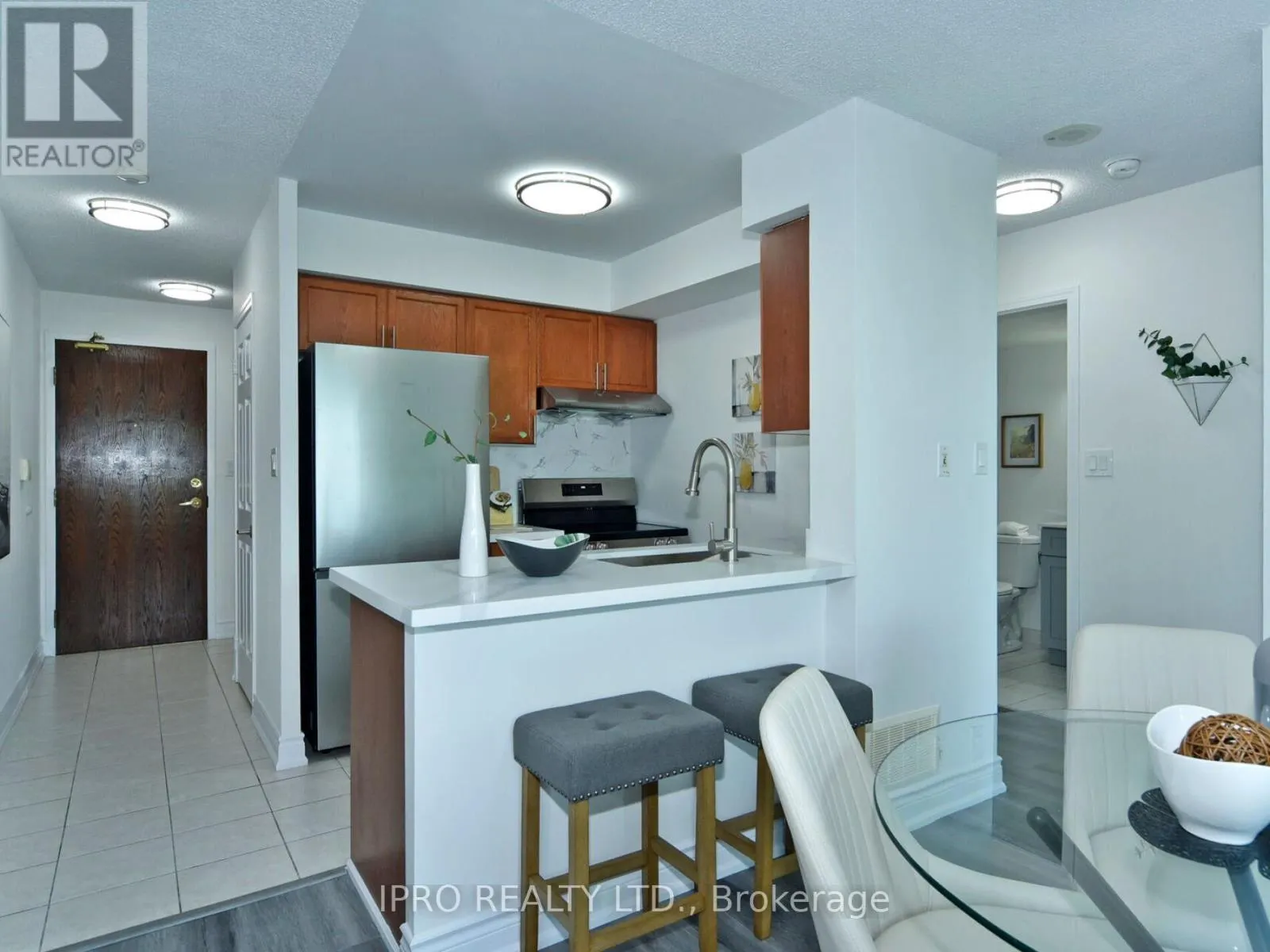 501 - 51 BAFFIN COURT