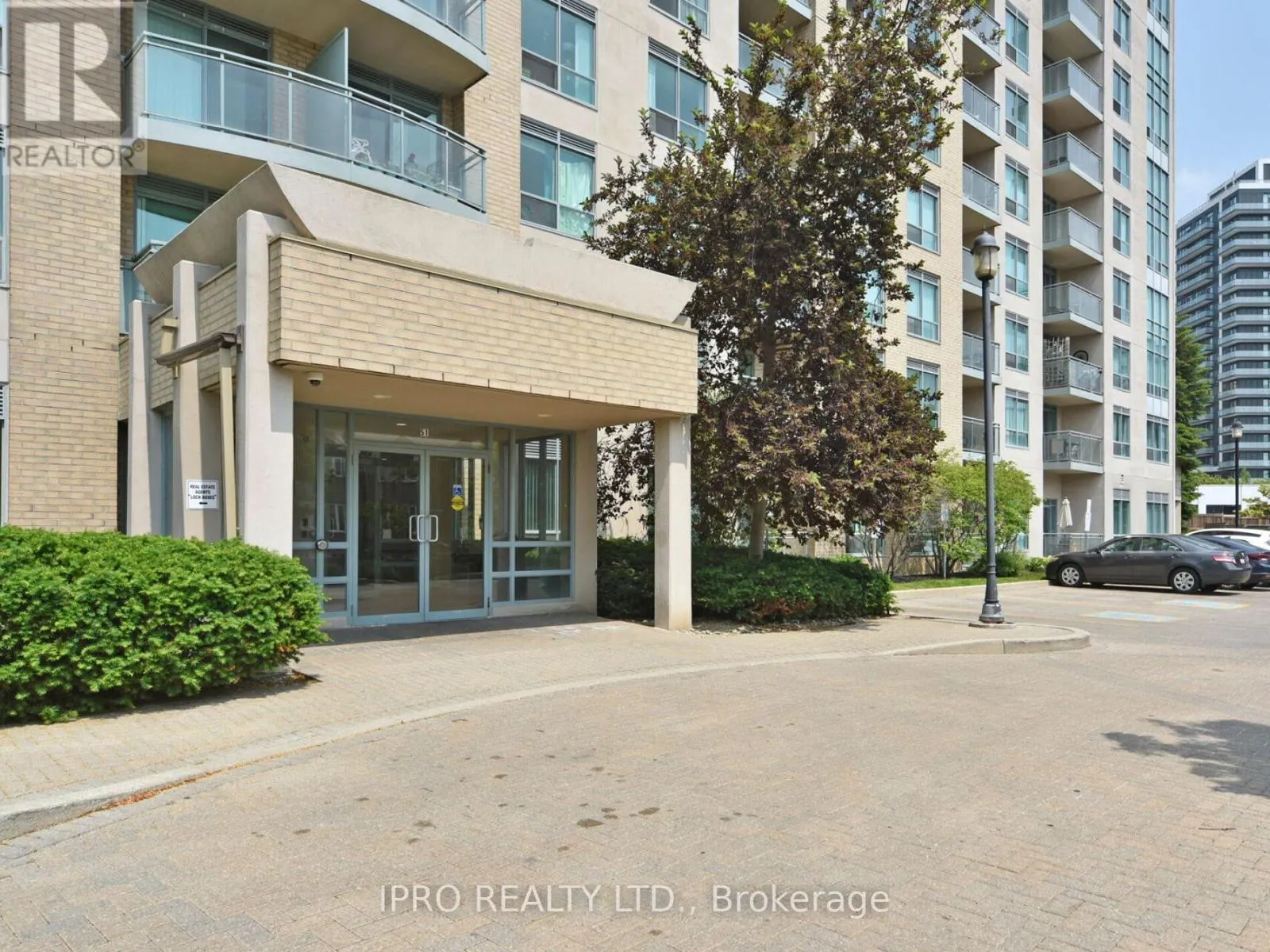 501 - 51 BAFFIN COURT