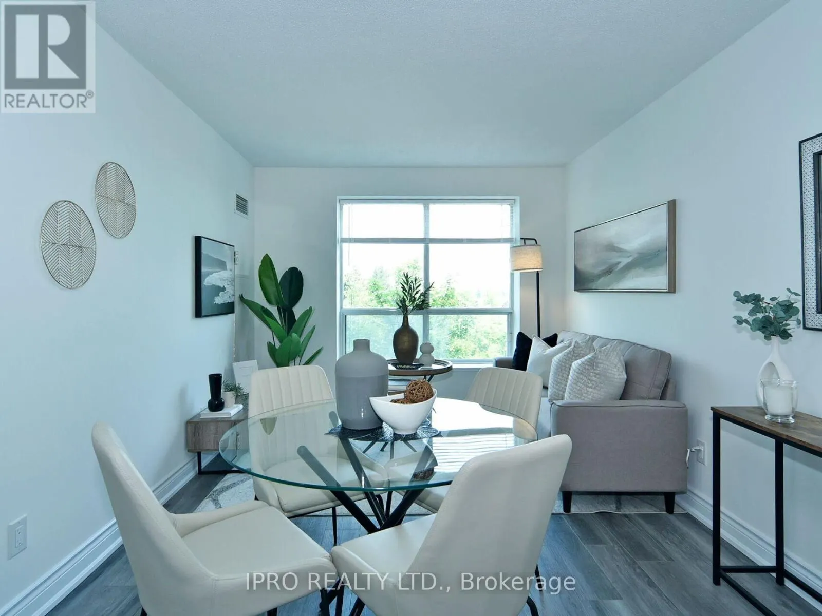 501 - 51 BAFFIN COURT