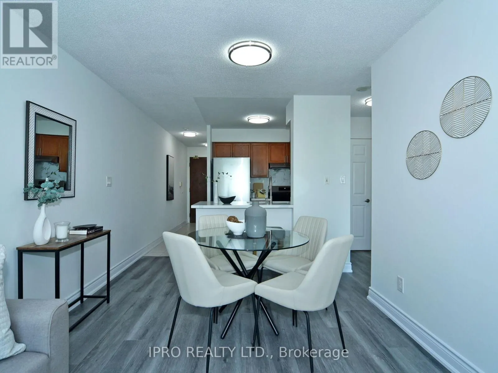 501 - 51 BAFFIN COURT