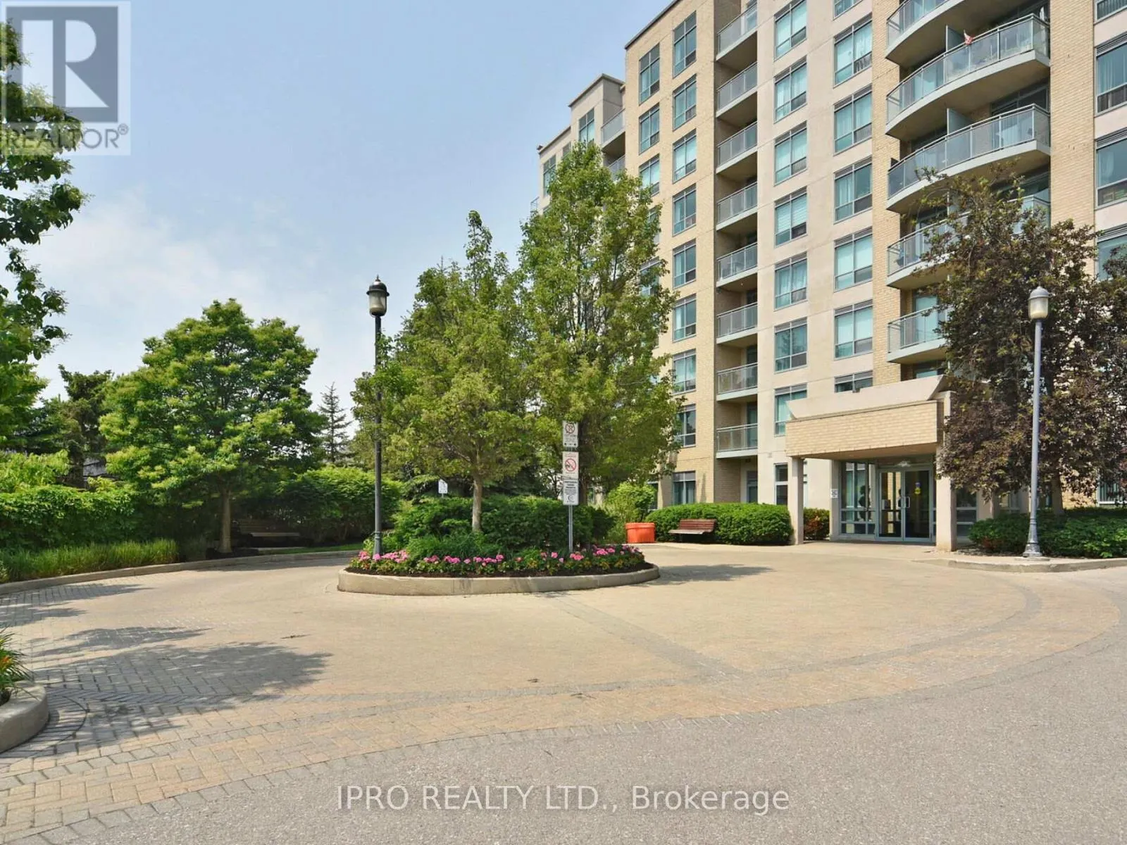 501 - 51 BAFFIN COURT