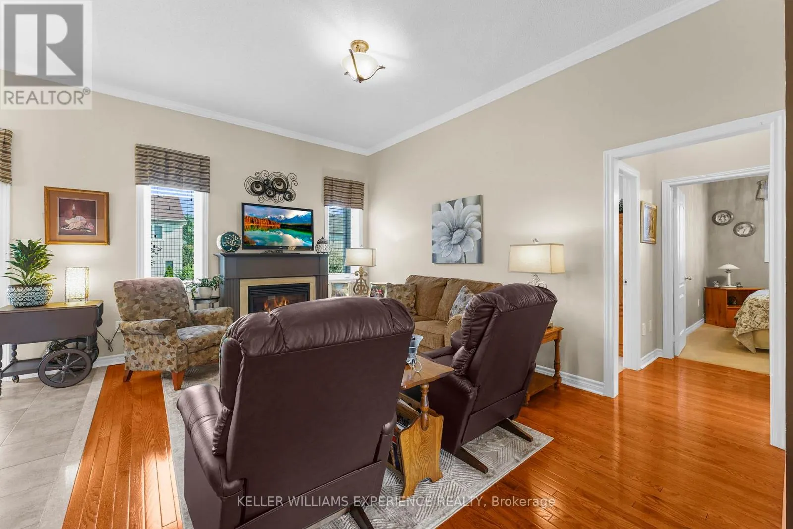 40 COLLIER CRESCENT