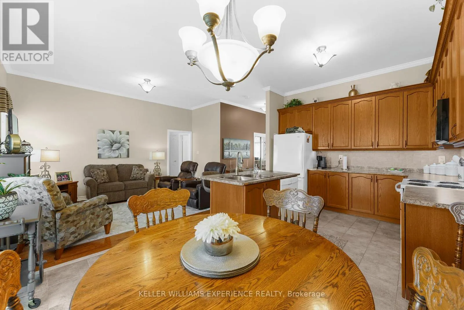 40 COLLIER CRESCENT