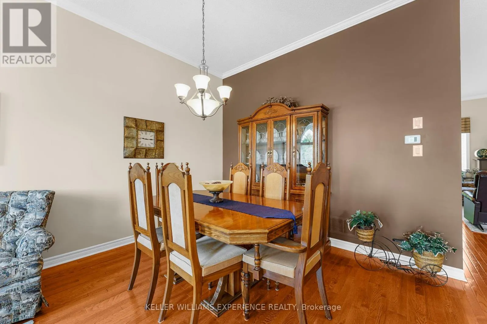 40 COLLIER CRESCENT