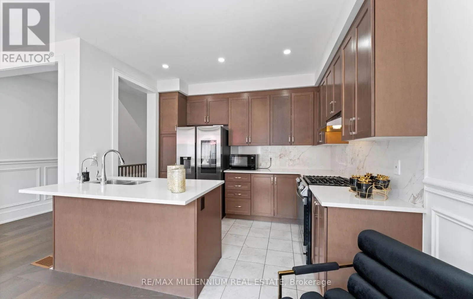 83 CASLEY AVENUE