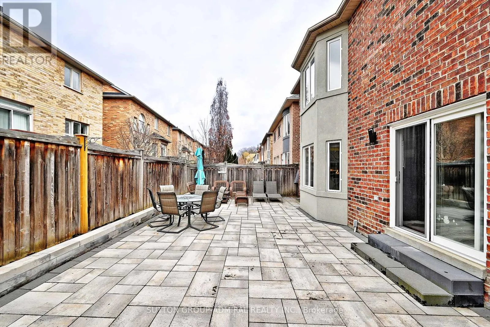 32 SEABREEZE AVENUE