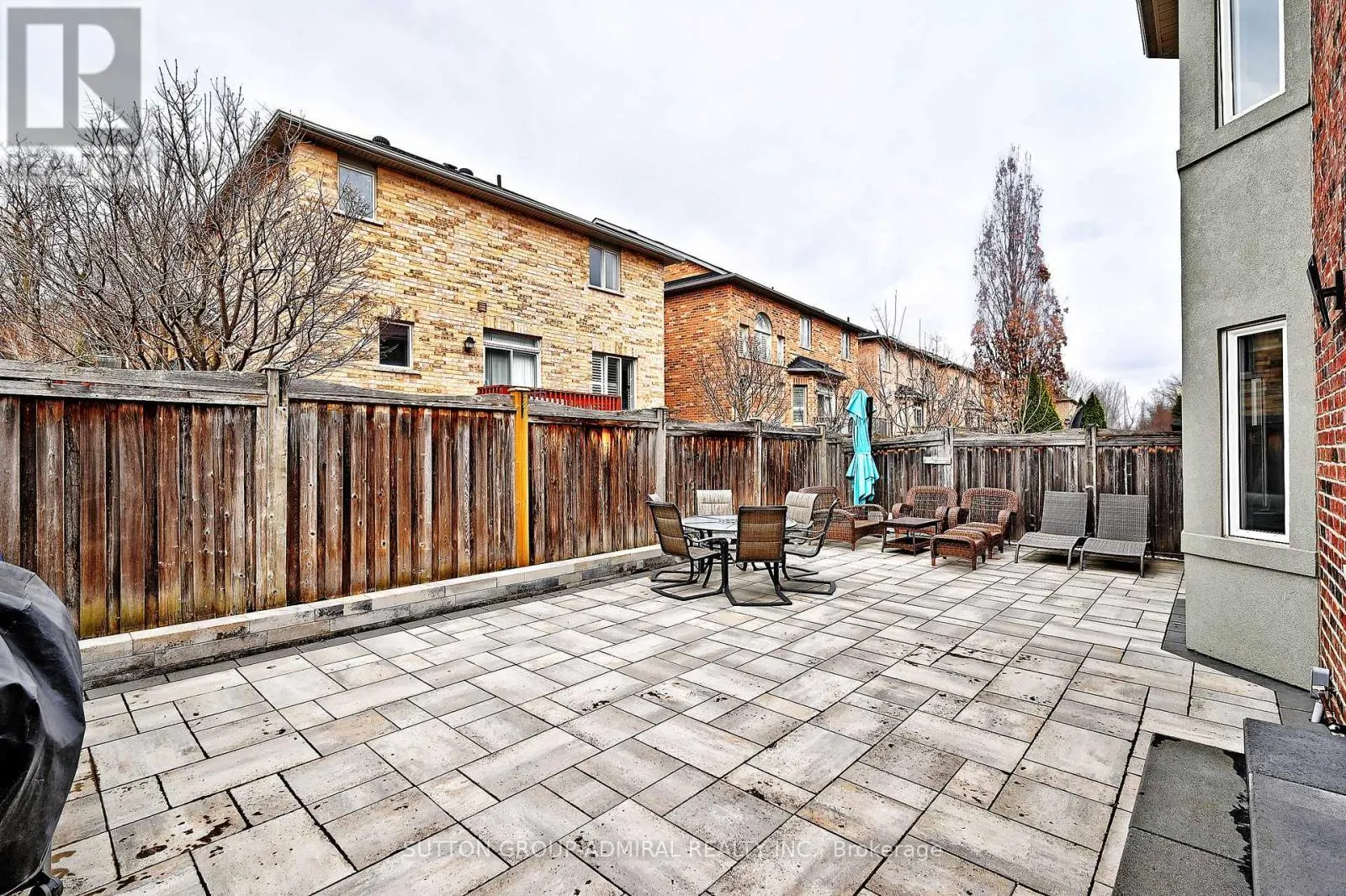 32 SEABREEZE AVENUE