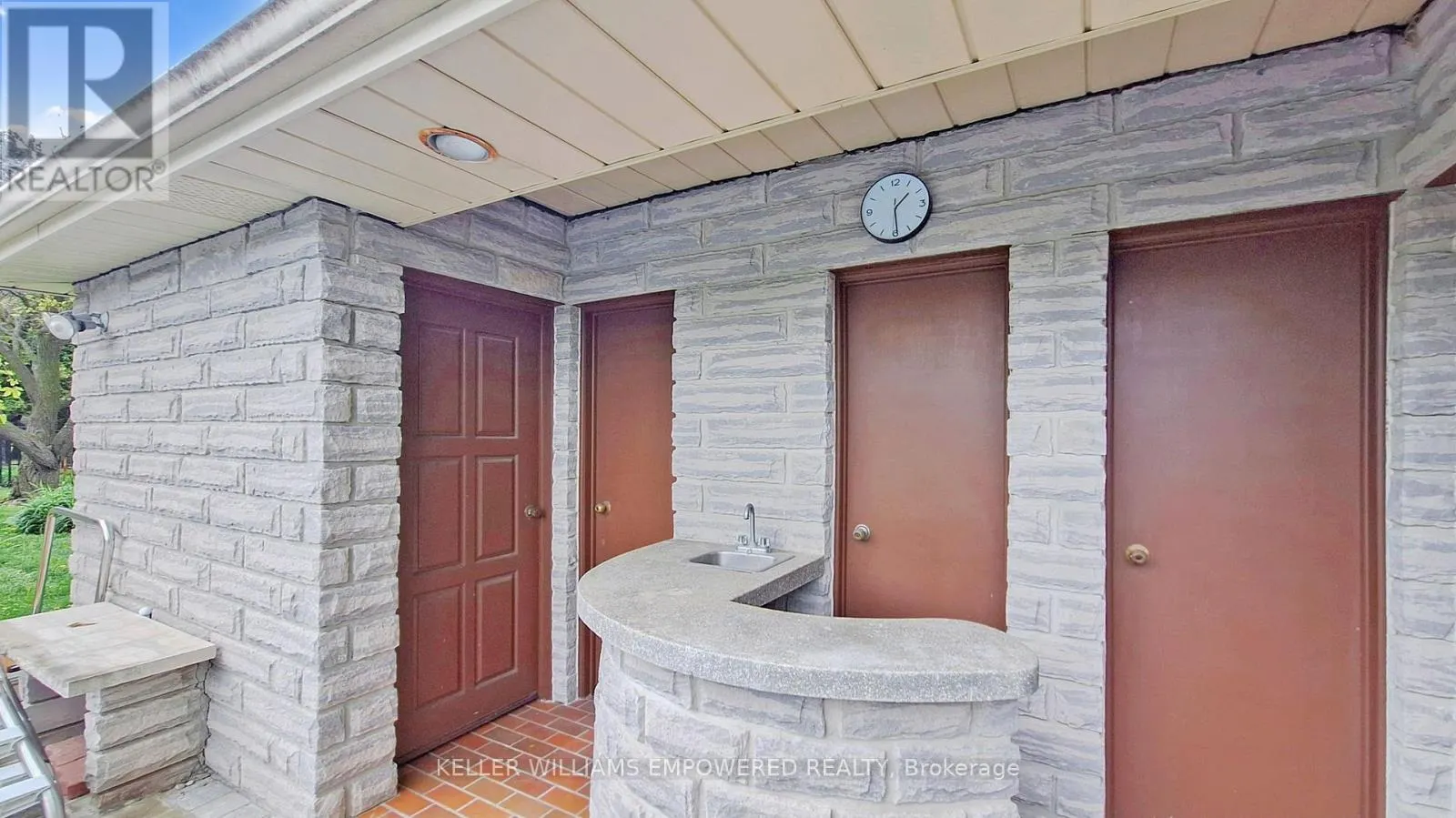 25 QUAIL RUN BOULEVARD