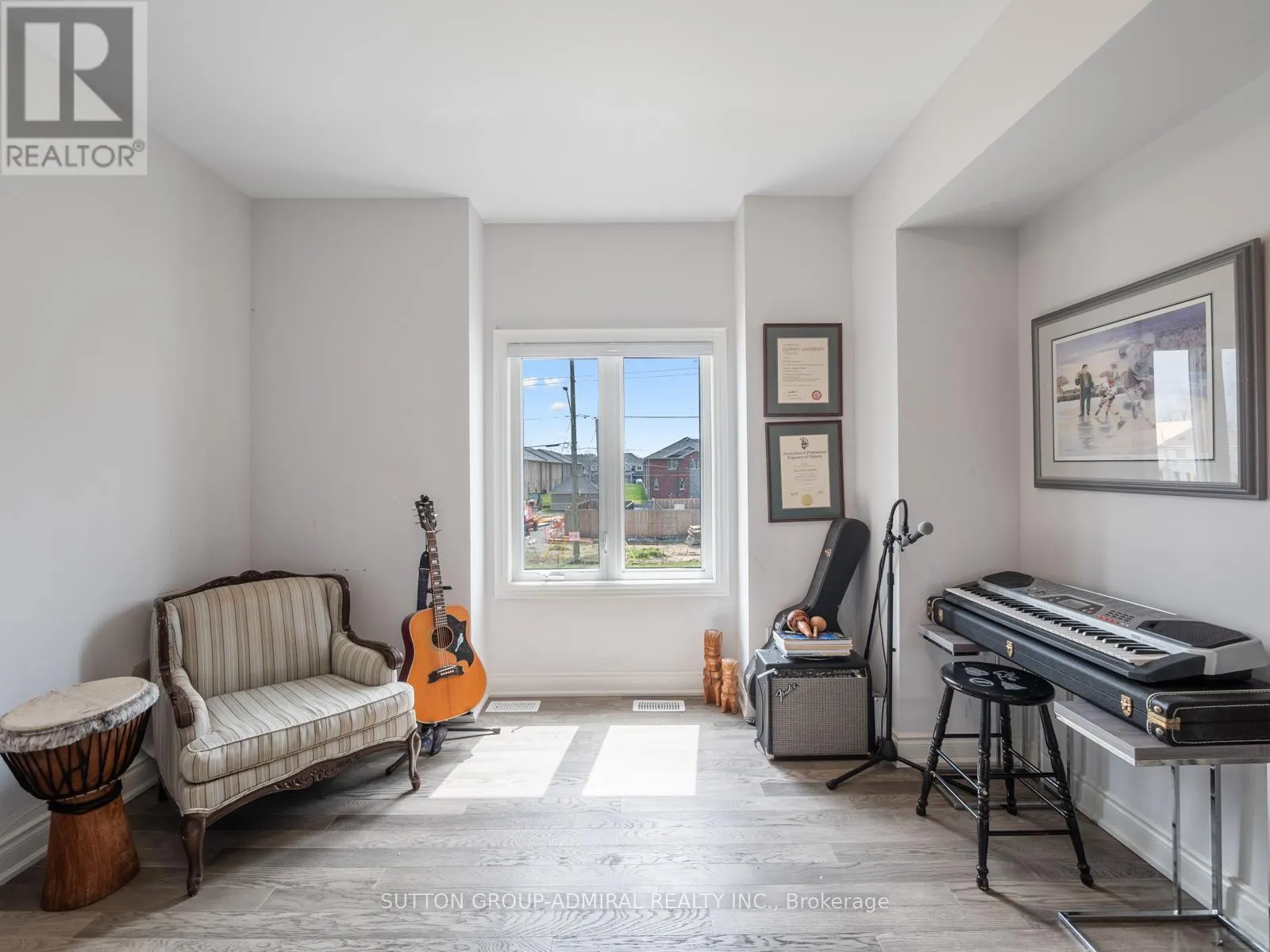24 ALAN WILLIAMS TRAIL