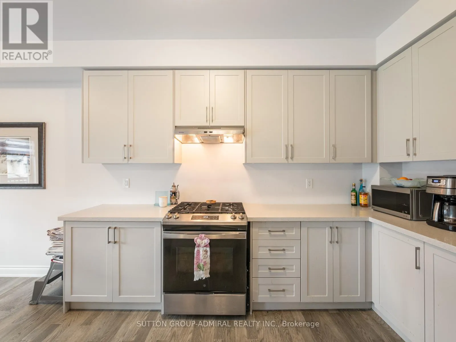 24 ALAN WILLIAMS TRAIL