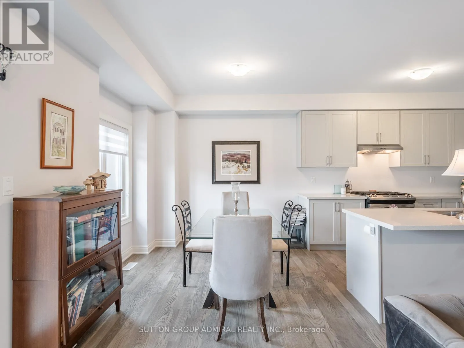 24 ALAN WILLIAMS TRAIL