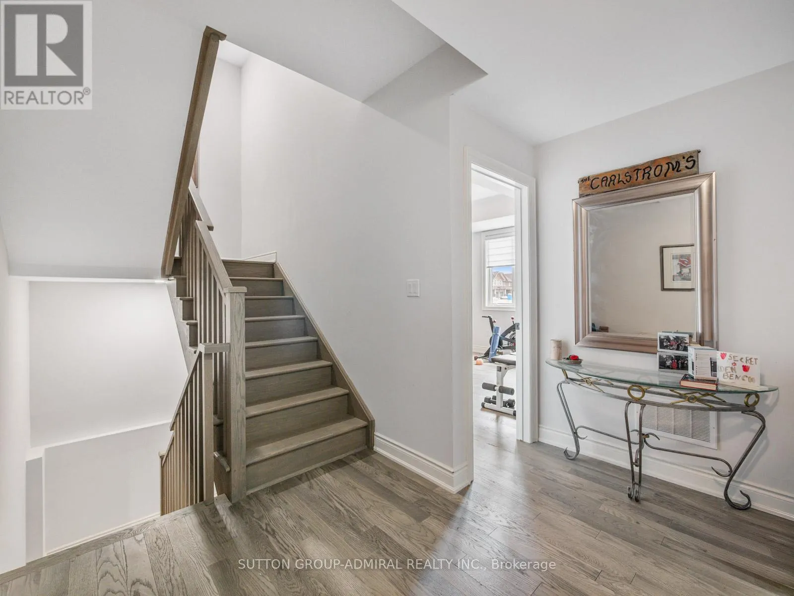 24 ALAN WILLIAMS TRAIL