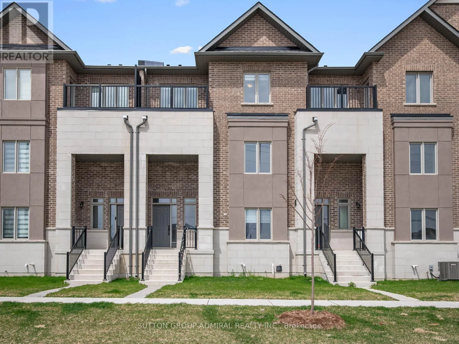 24 ALAN WILLIAMS TRAIL