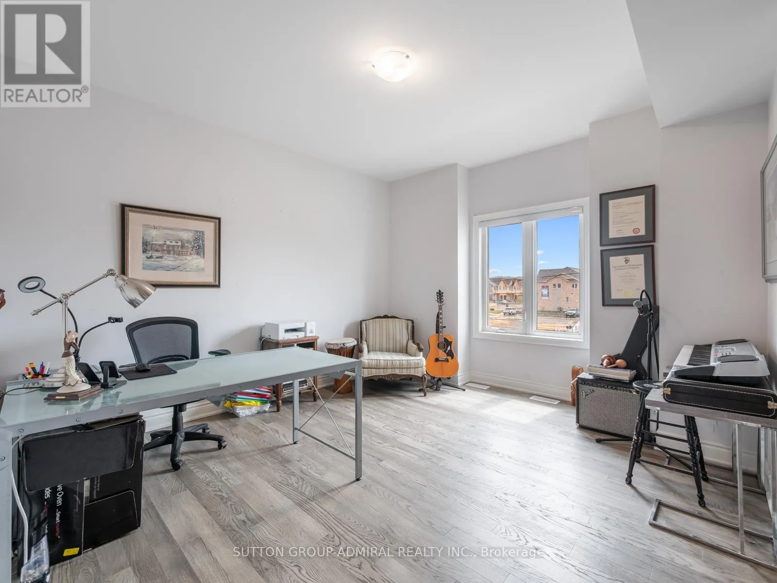 24 ALAN WILLIAMS TRAIL