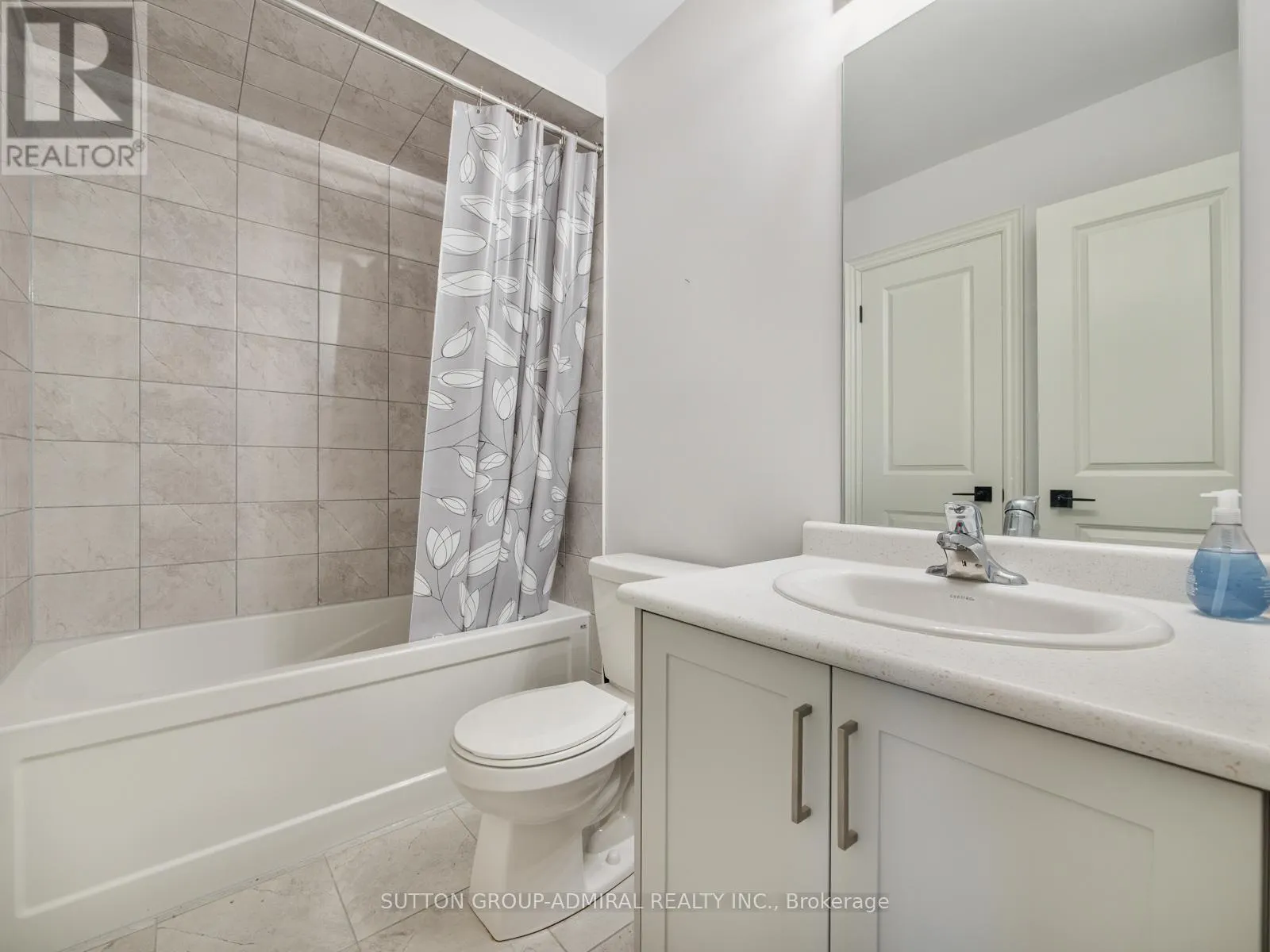 24 ALAN WILLIAMS TRAIL
