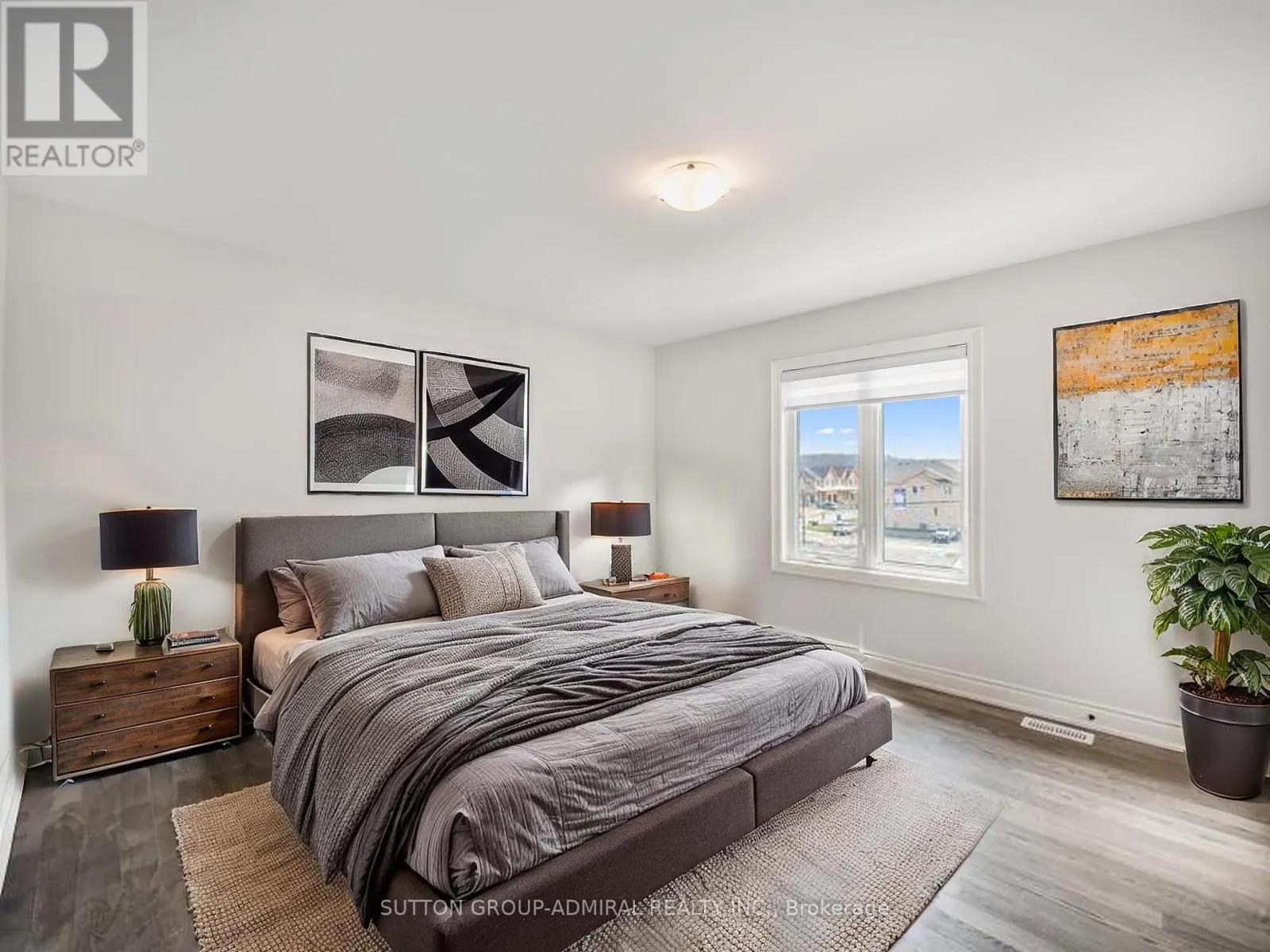 24 ALAN WILLIAMS TRAIL