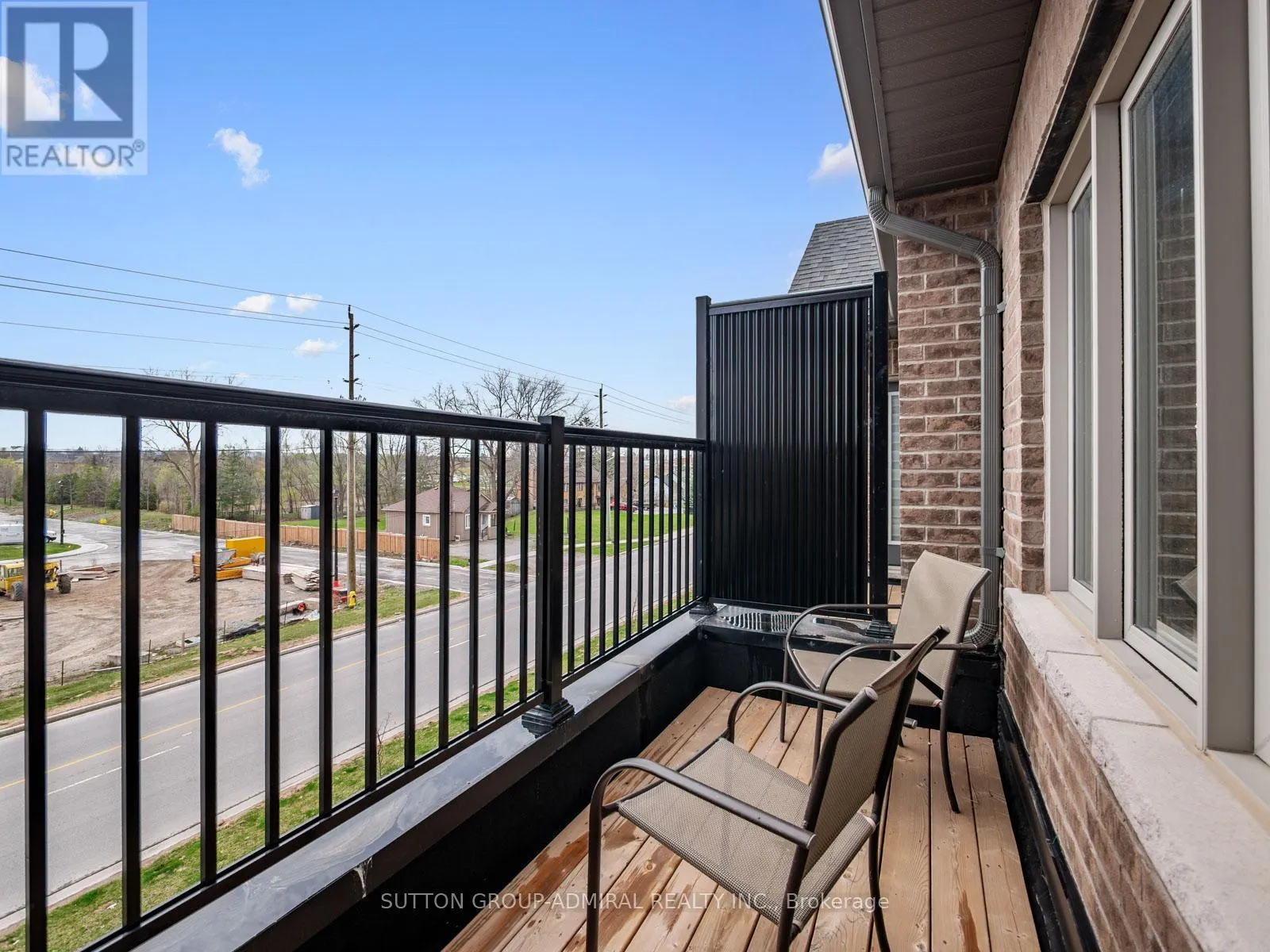 24 ALAN WILLIAMS TRAIL