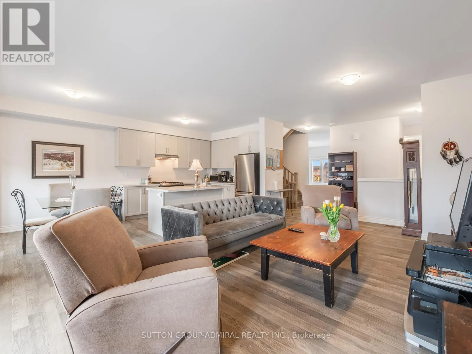 24 ALAN WILLIAMS TRAIL