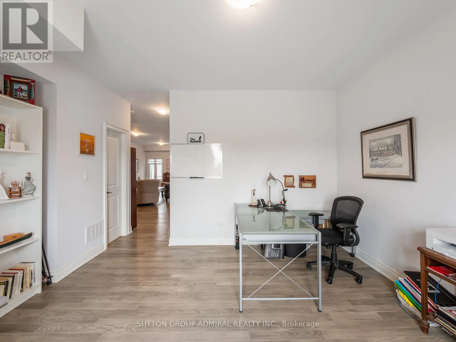 24 ALAN WILLIAMS TRAIL