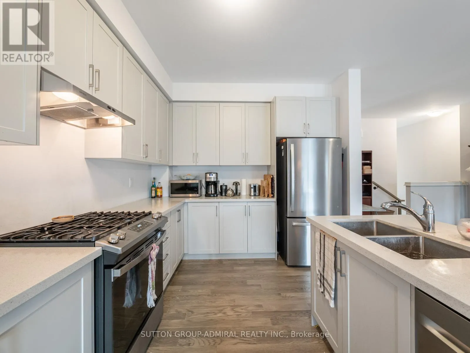 24 ALAN WILLIAMS TRAIL