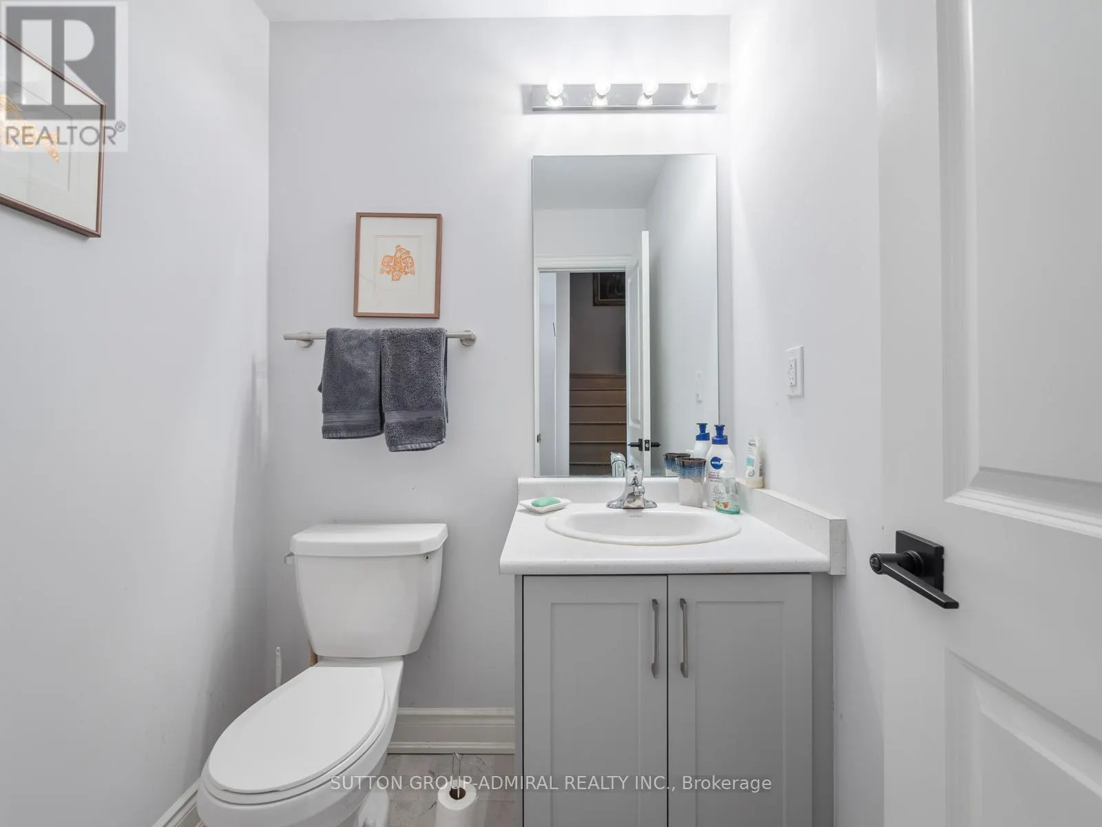 24 ALAN WILLIAMS TRAIL