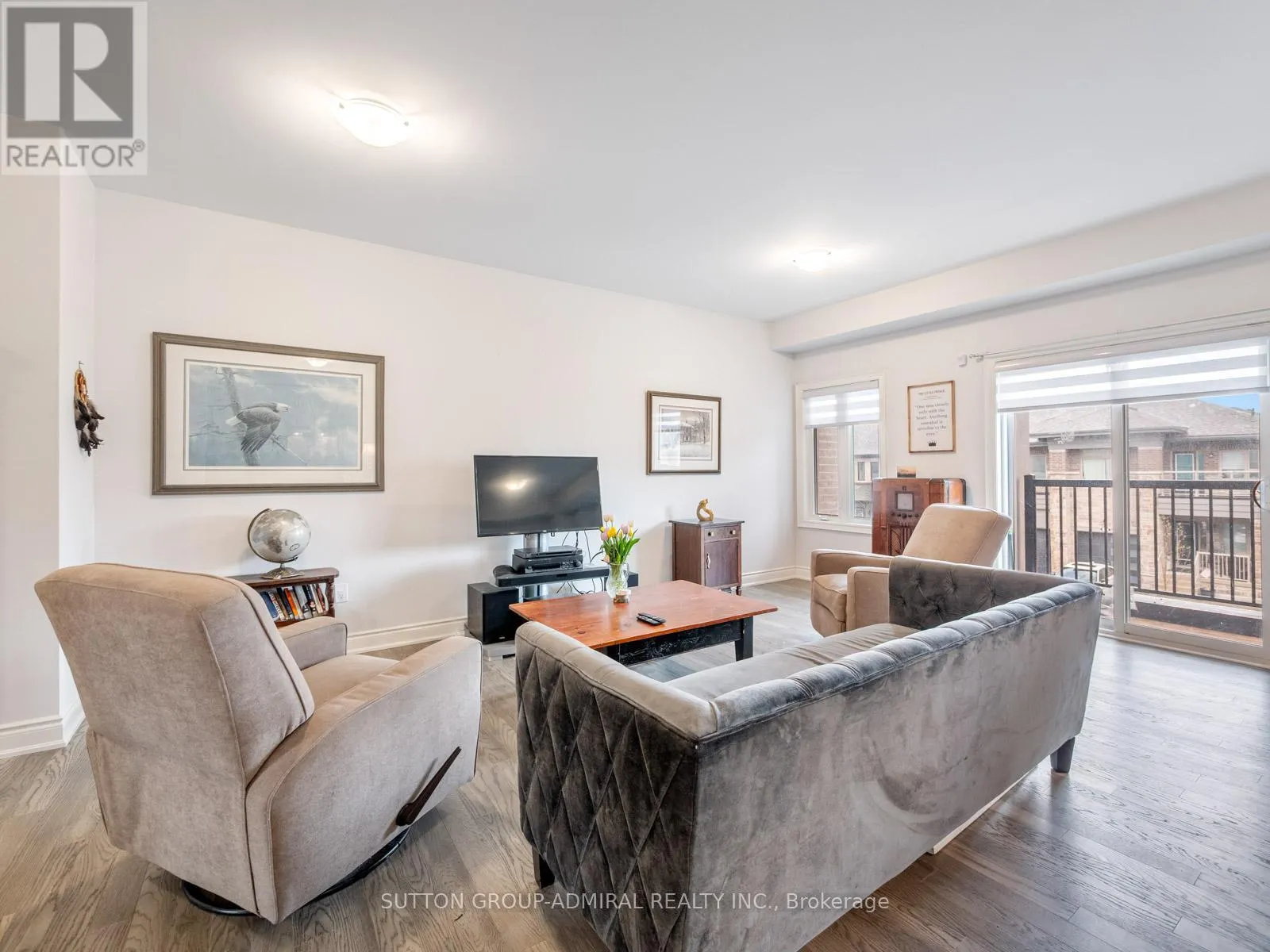 24 ALAN WILLIAMS TRAIL