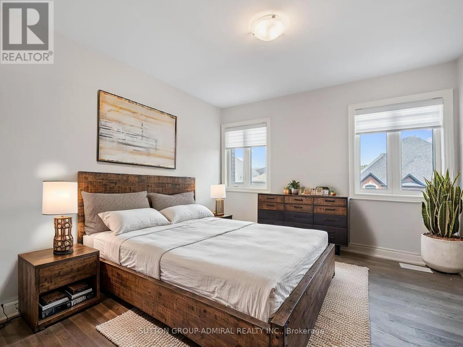 24 ALAN WILLIAMS TRAIL