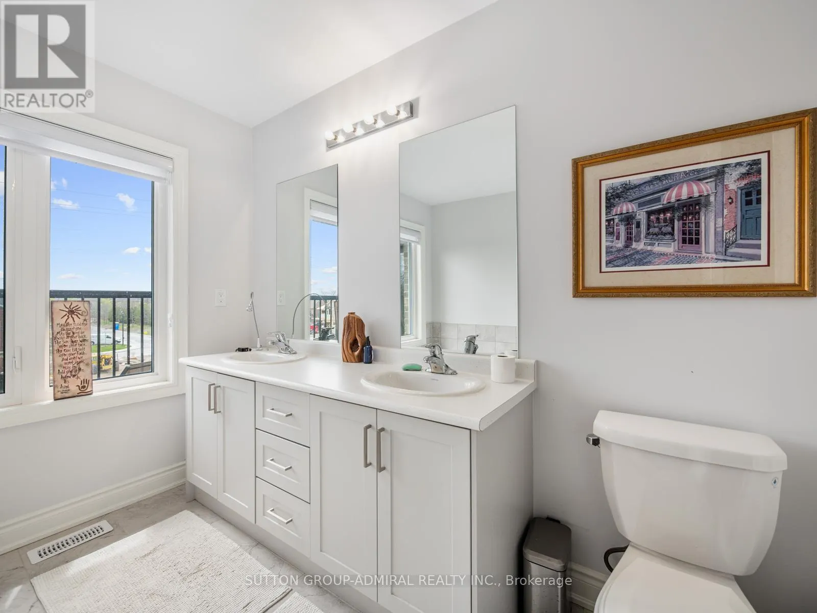 24 ALAN WILLIAMS TRAIL